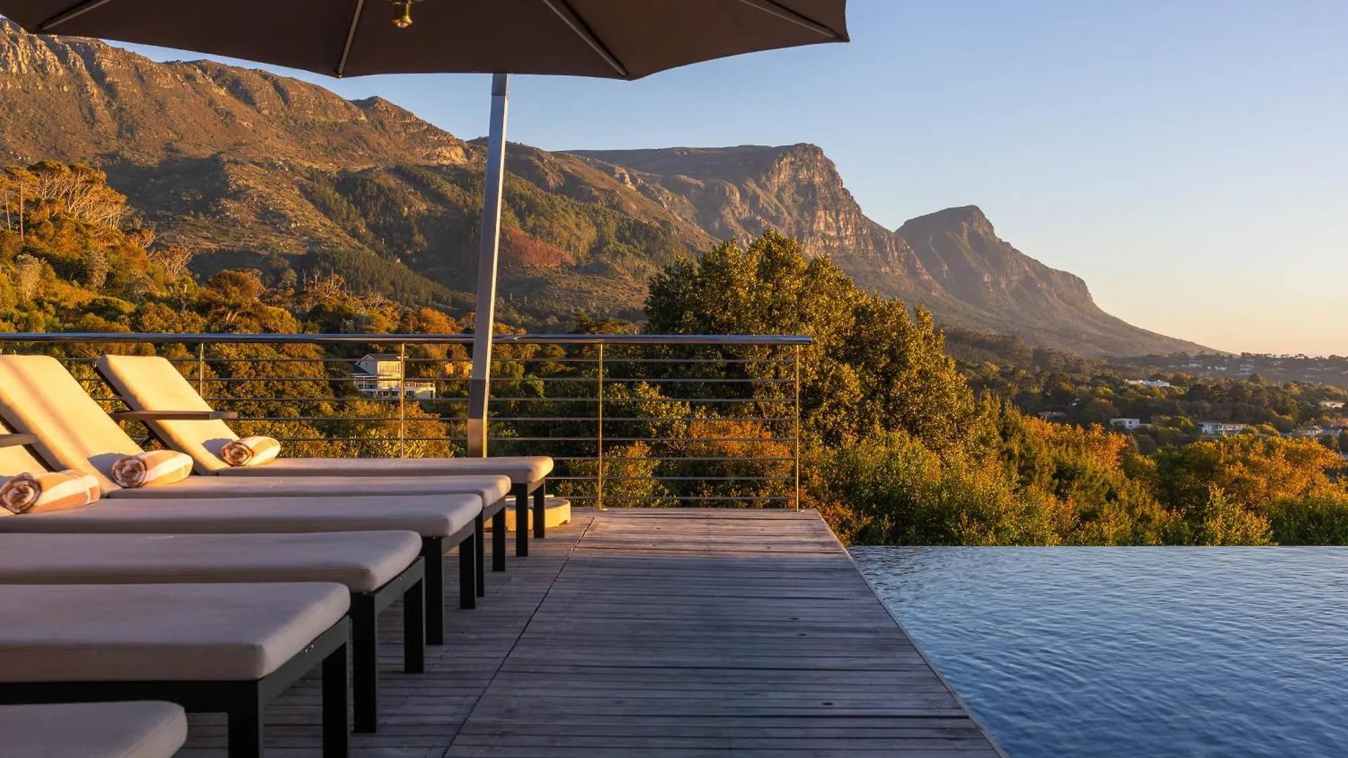 Villa Lion View Private Luxury Retreat Cape Town Guest house